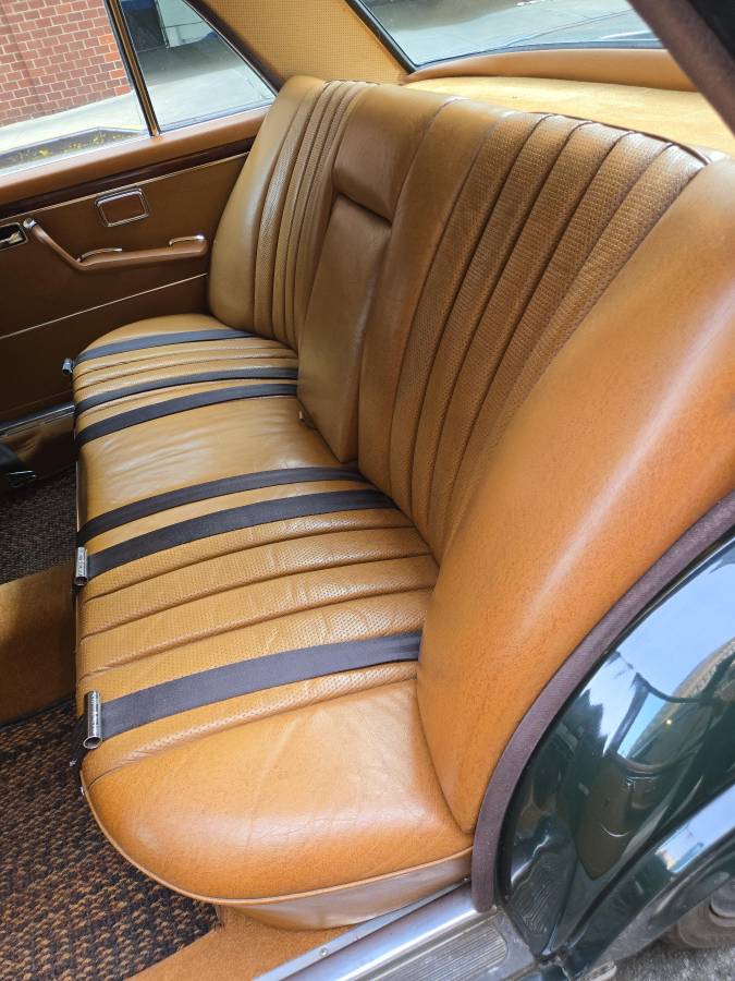 Mercedes-benz-300sel-6.3-1969-green-17