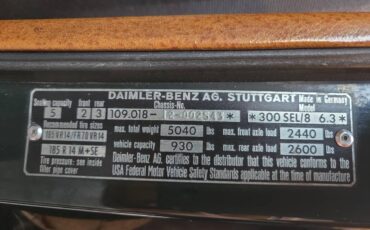 Mercedes-benz-300sel-6.3-1969-green-23