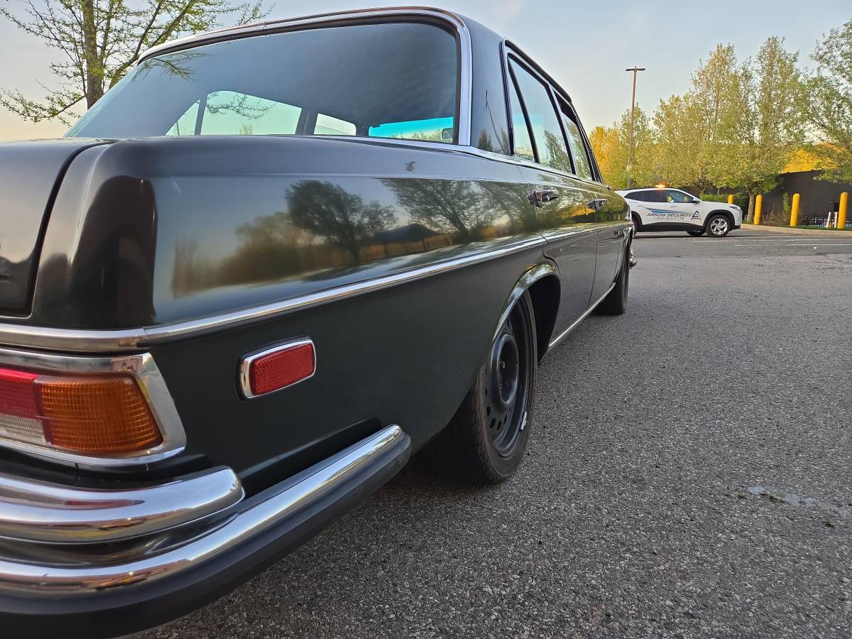 Mercedes-benz-300sel-6.3-1969-green-8