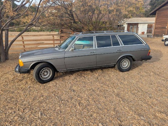 Mercedes-benz-300td-1982-Gray-13