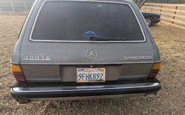 Mercedes-benz-300td-1982-Gray-3