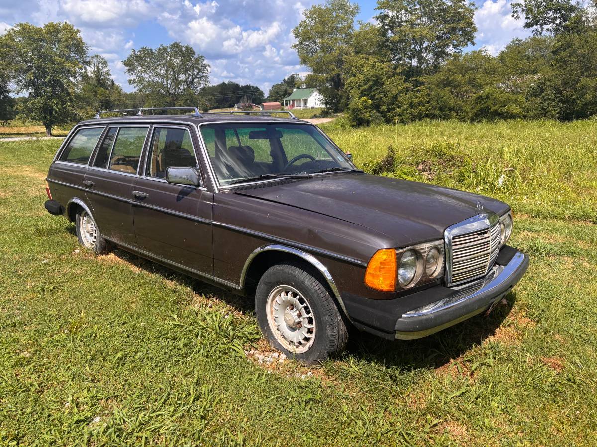 Mercedes-benz-300td-diesel-1980-brown