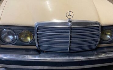 Mercedes-benz-300td-diesel-1981