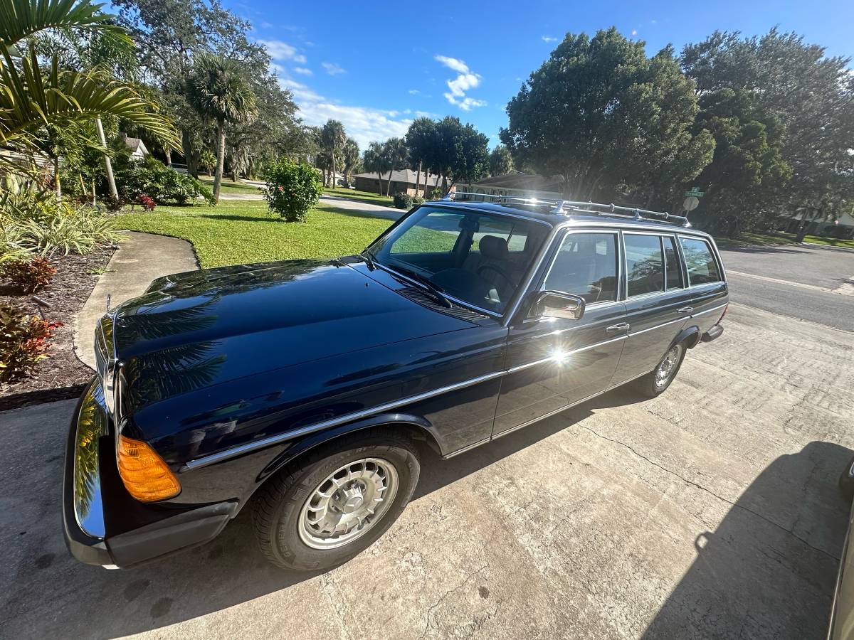 Mercedes-benz-300td-diesel-1984-blue-4