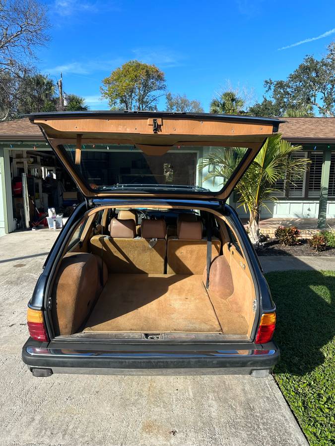 Mercedes-benz-300td-diesel-1984-blue-7