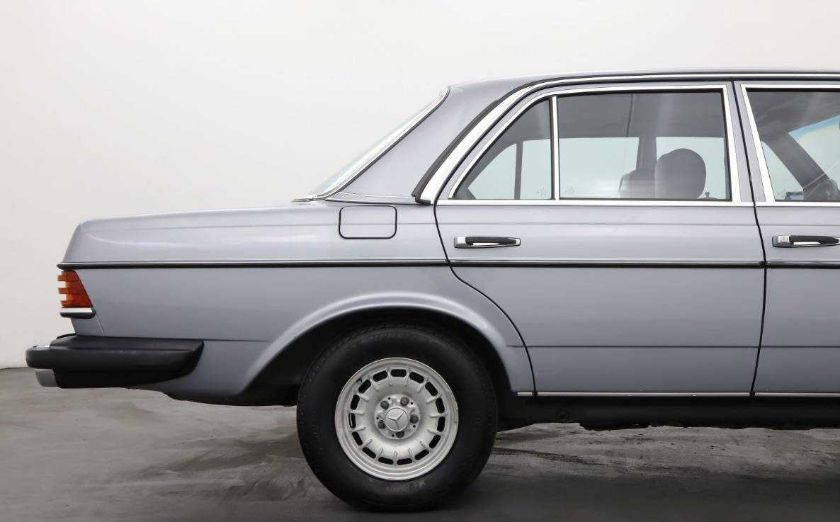 Mercedes-benz-300td-diesel-1984-silver-3