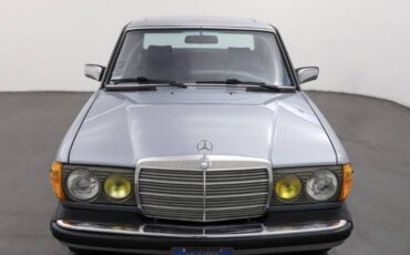 Mercedes-benz-300td-diesel-1984-silver-7