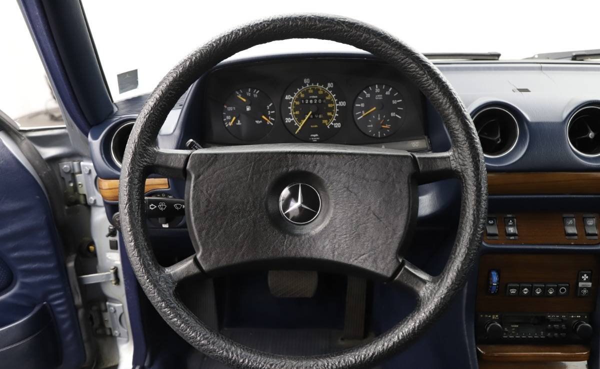 Mercedes-benz-300td-diesel-1984-silver