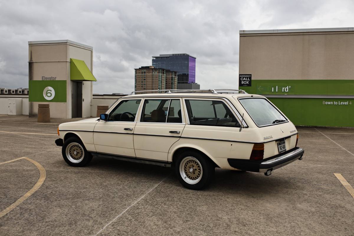 Mercedes-benz-300td-diesel-1985-custom-1