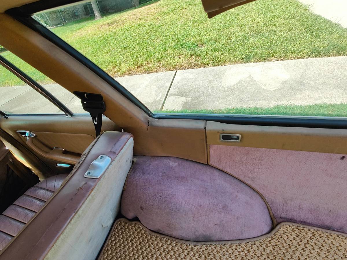 Mercedes-benz-300td-diesel-1985-custom-12