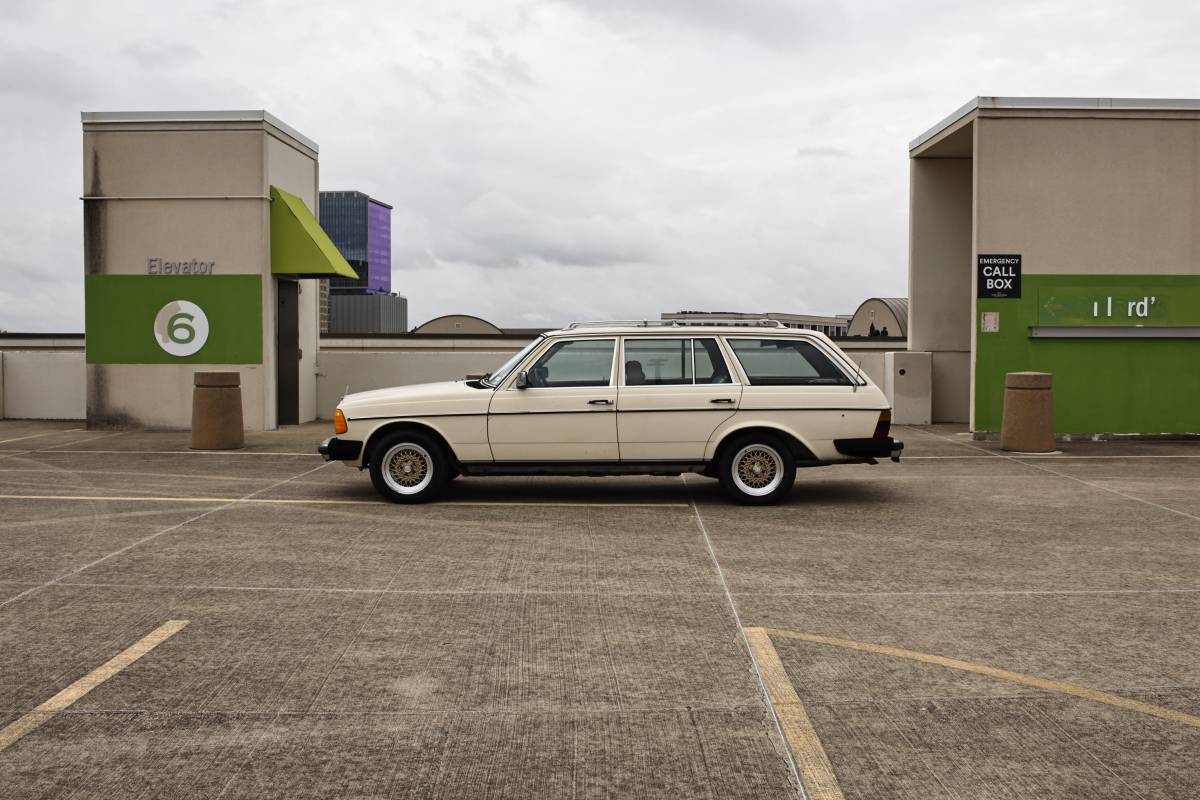Mercedes-benz-300td-diesel-1985-custom-2