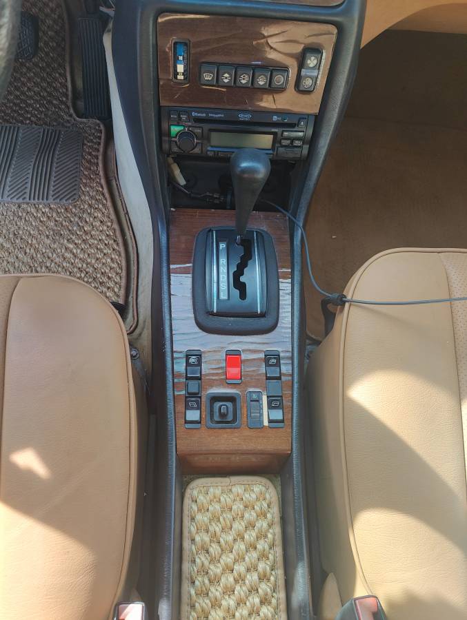 Mercedes-benz-300td-diesel-1985-custom-5