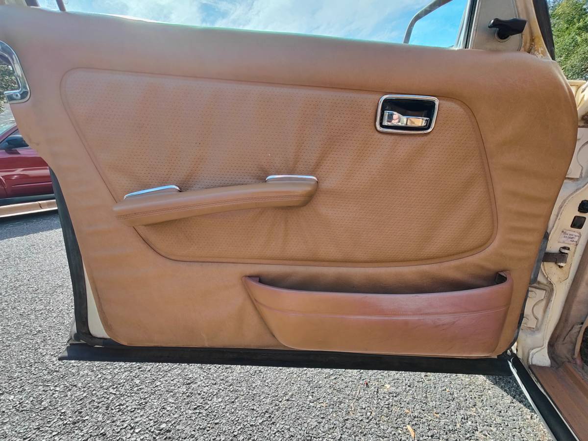 Mercedes-benz-300td-diesel-1985-custom-9