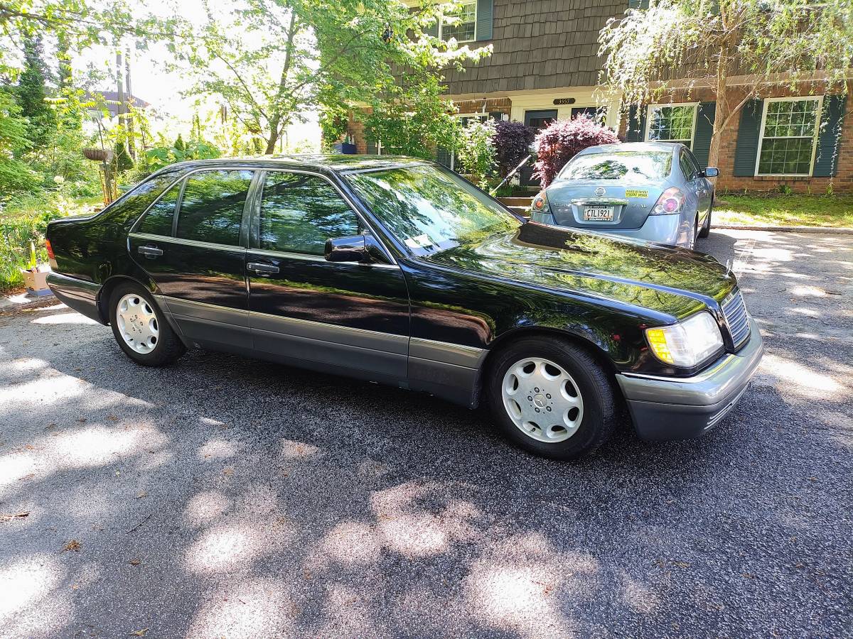 Mercedes-benz-320-1995-black
