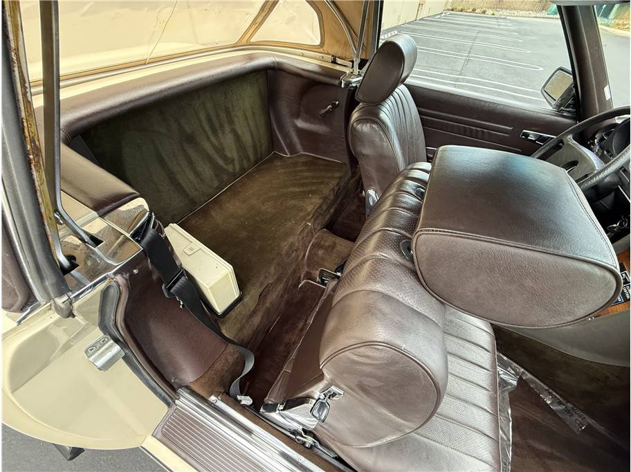 Mercedes-benz-380-1981-11