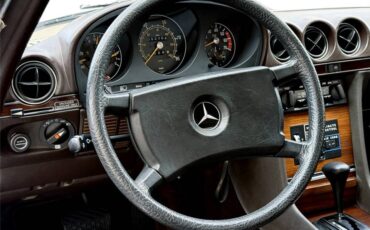 Mercedes-benz-380-1981-15