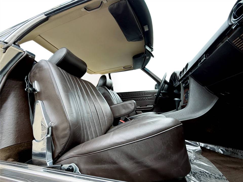 Mercedes-benz-380-1981-18