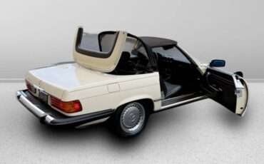 Mercedes-benz-380-1981-21