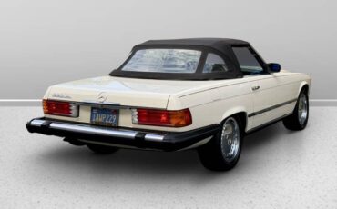 Mercedes-benz-380-1981-3