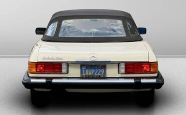 Mercedes-benz-380-1981-5