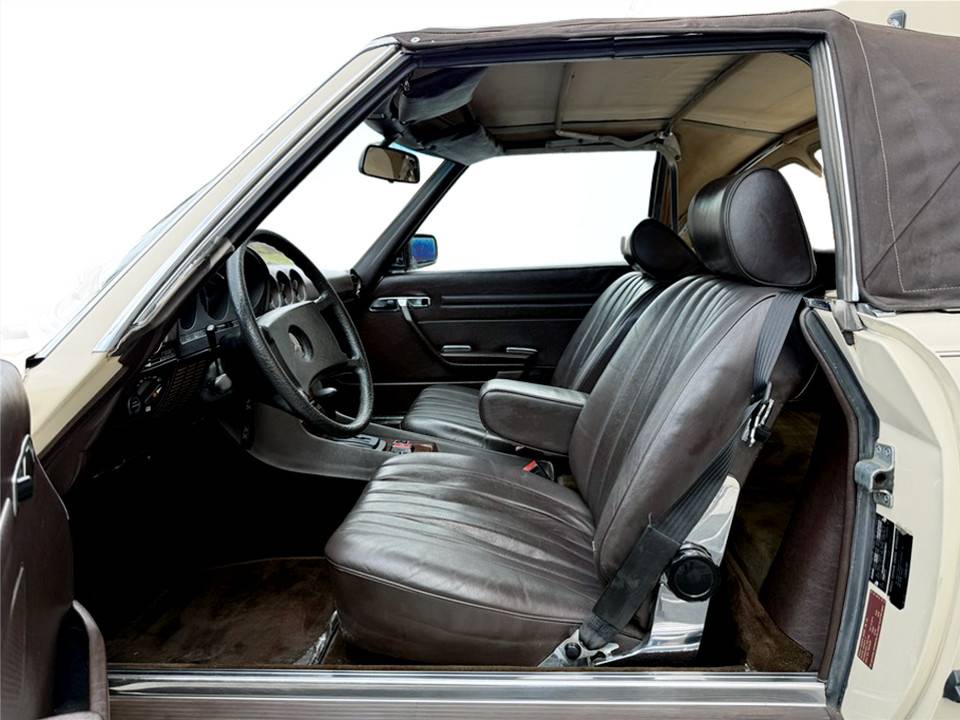 Mercedes-benz-380-1981-8