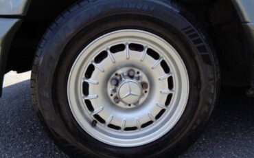 Mercedes-benz-380-380sel-1983-blue-18