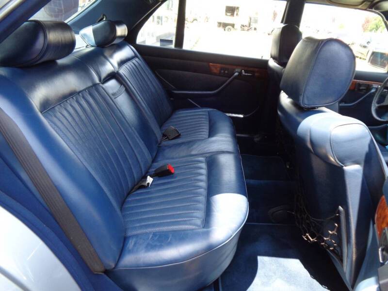 Mercedes-benz-380-380sel-1983-blue-6