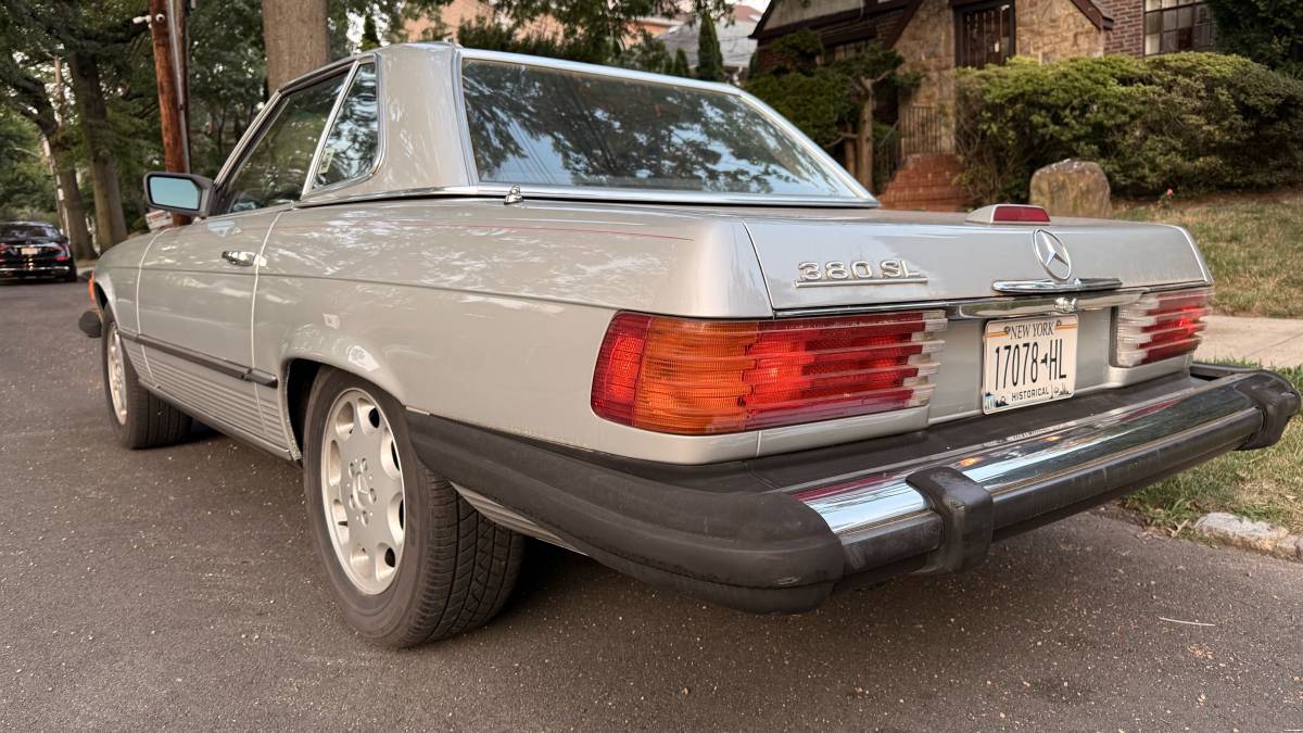 Mercedes-benz-380-380sl-1983-grey-1