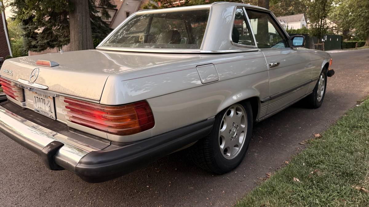 Mercedes-benz-380-380sl-1983-grey-5