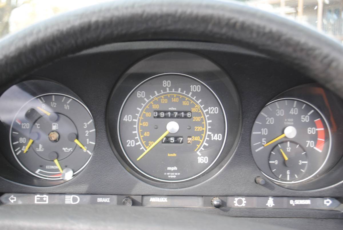 Mercedes-benz-380-380sl-1985-white-10