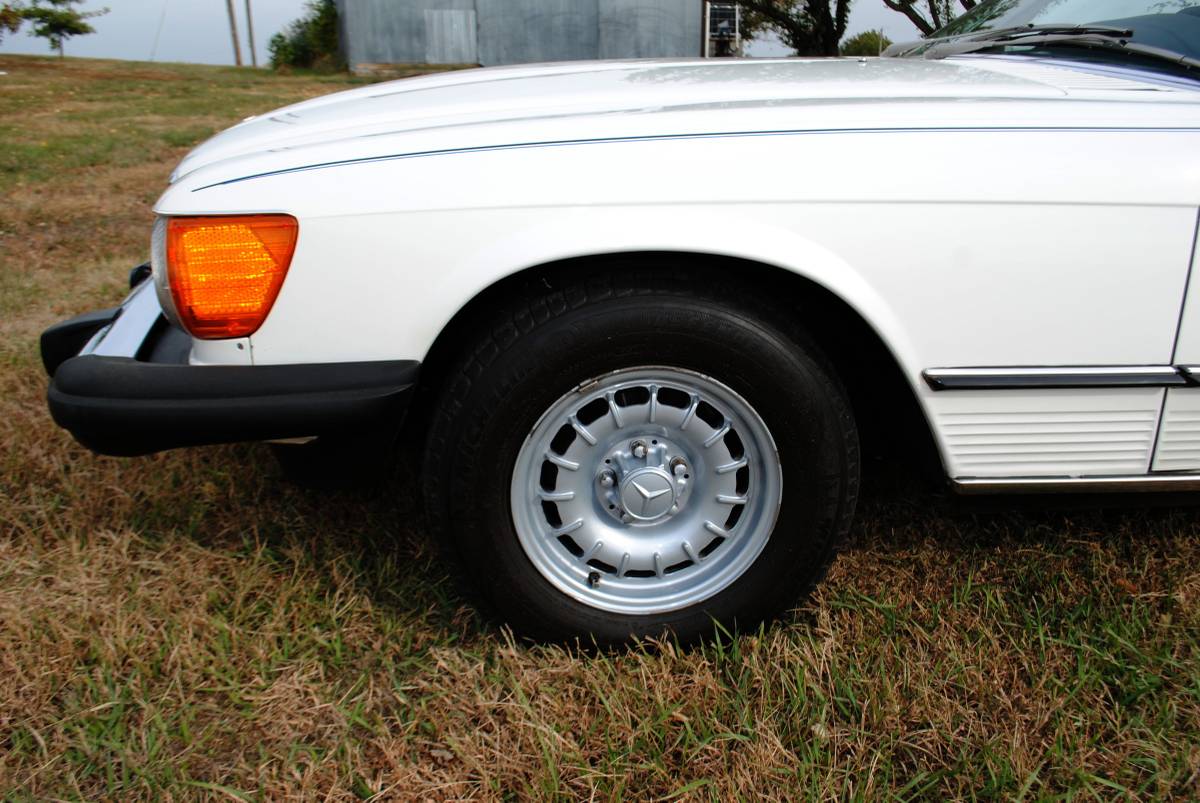 Mercedes-benz-380-380sl-1985-white-16
