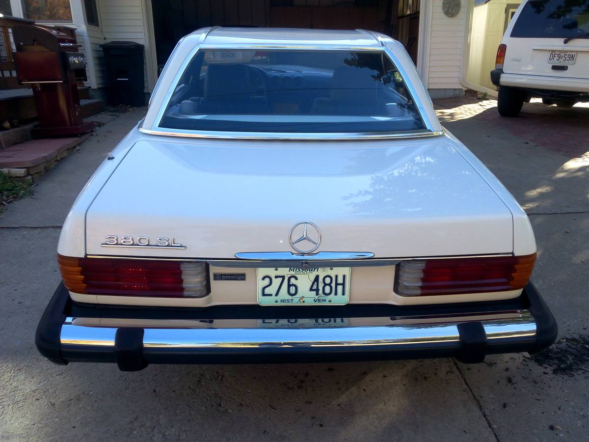 Mercedes-benz-380-380sl-1985-white-19