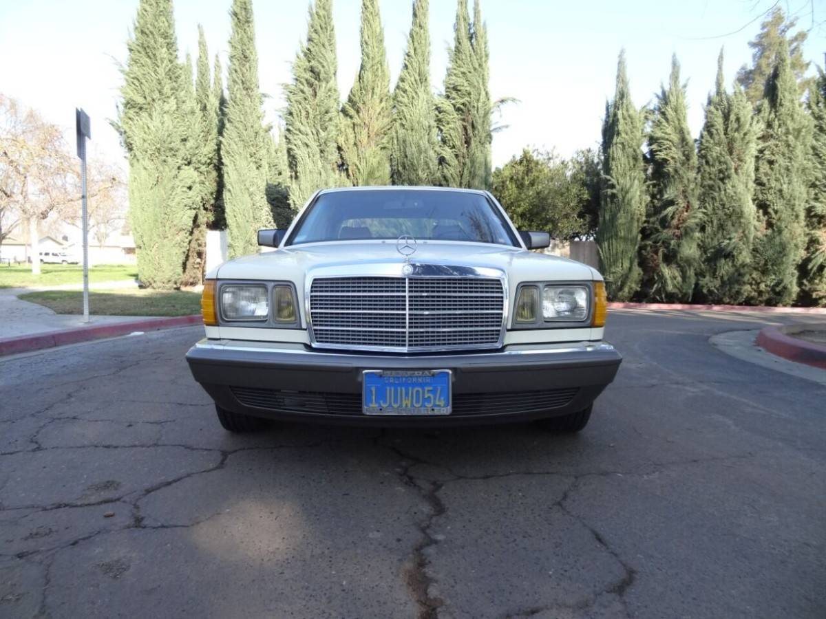 Mercedes-benz-380-class-380-se-1984-1