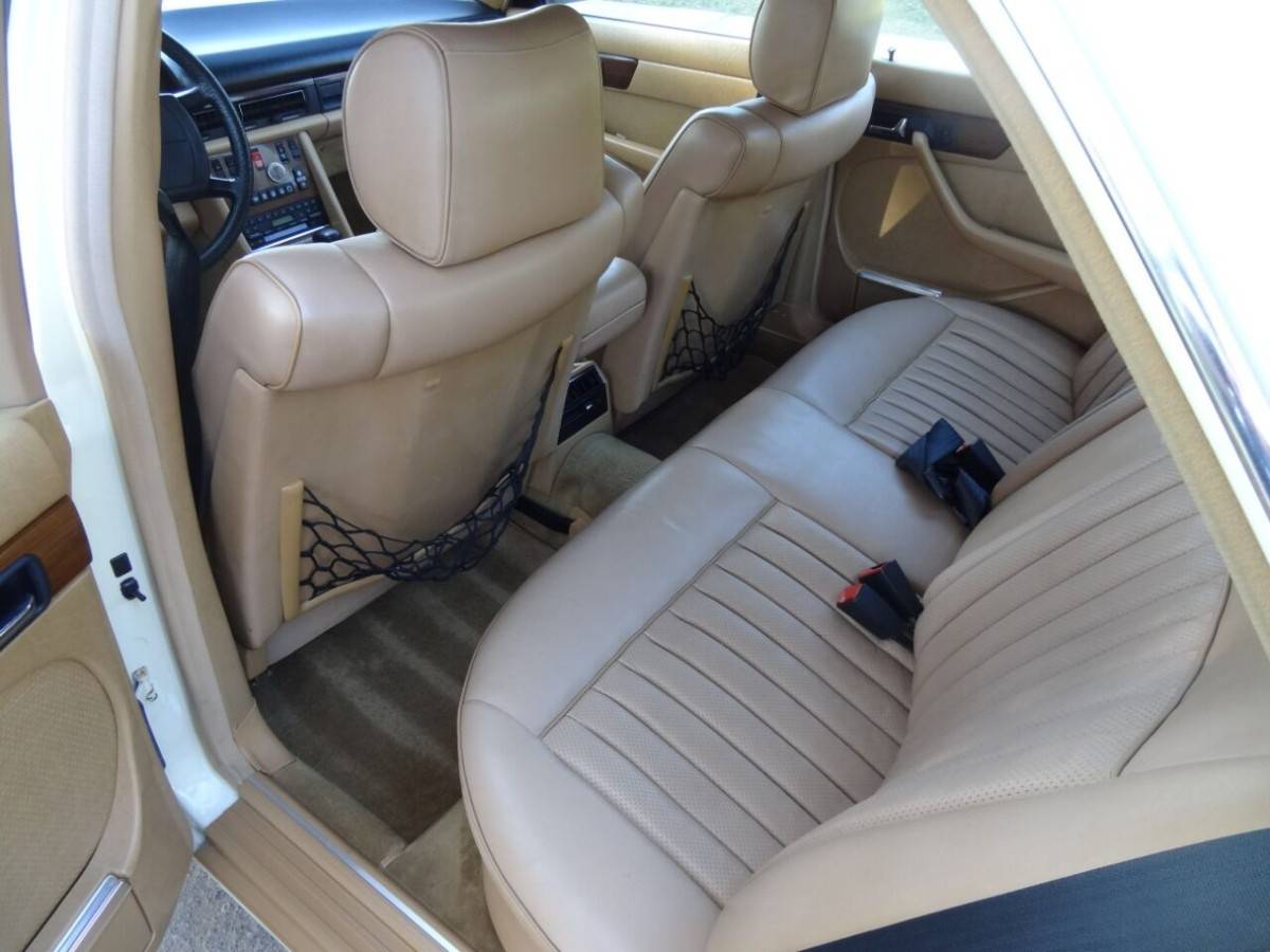 Mercedes-benz-380-class-380-se-1984-10