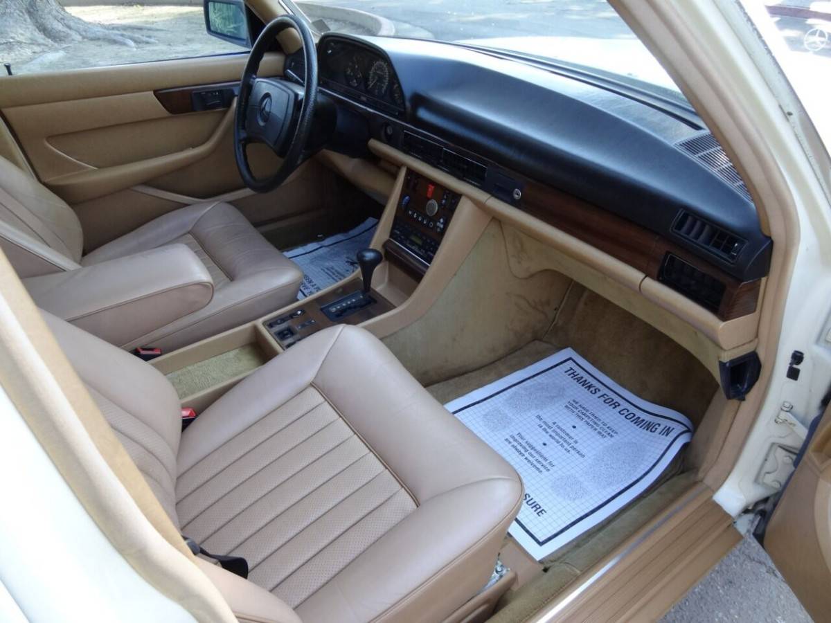Mercedes-benz-380-class-380-se-1984-13