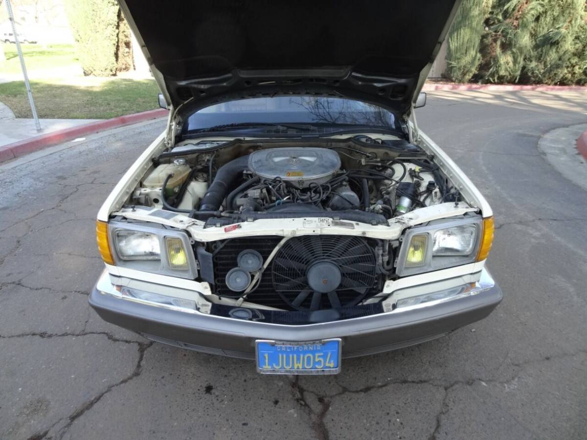 Mercedes-benz-380-class-380-se-1984-14