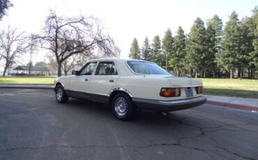 Mercedes-benz-380-class-380-se-1984-4