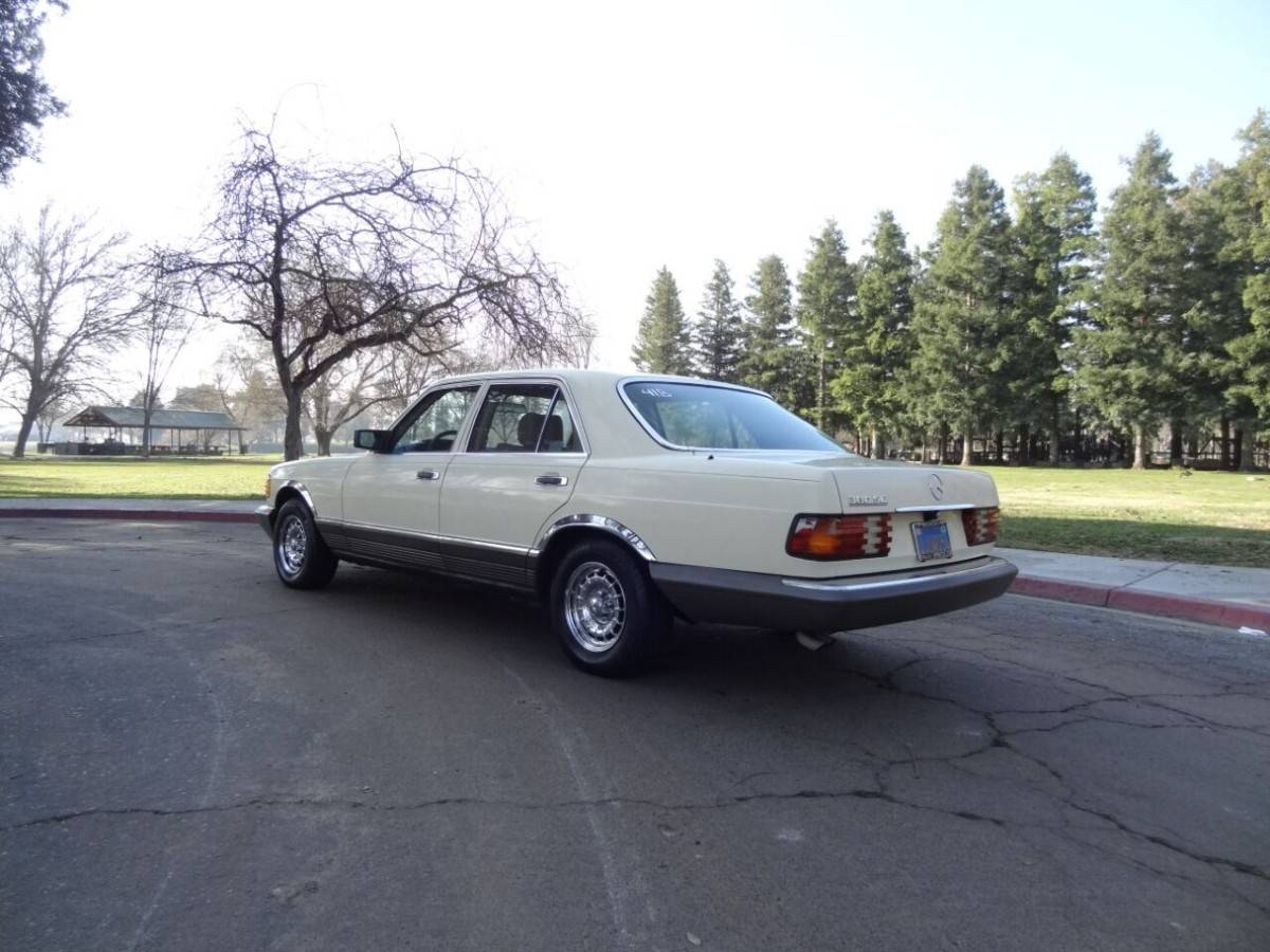Mercedes-benz-380-class-380-se-1984-4