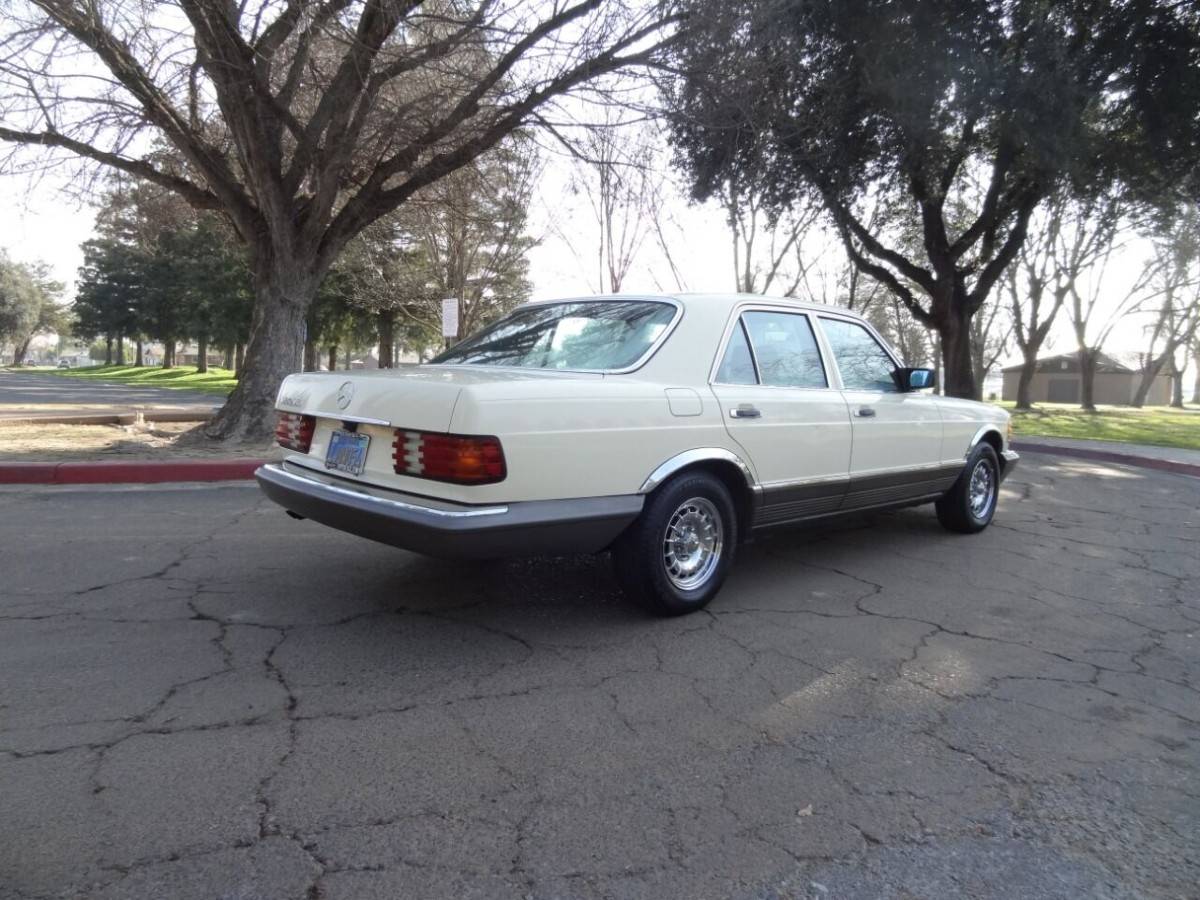 Mercedes-benz-380-class-380-se-1984-8