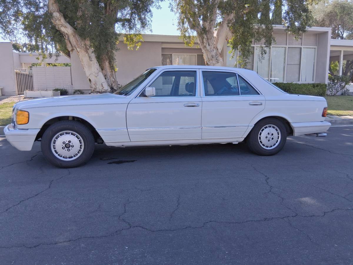 Mercedes-benz-380-se-1985-white-1