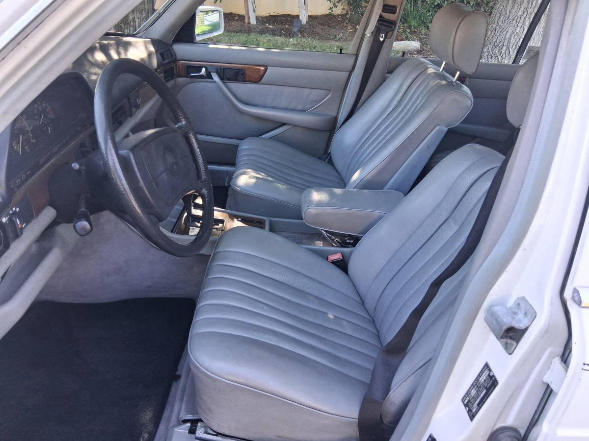 Mercedes-benz-380-se-1985-white-10