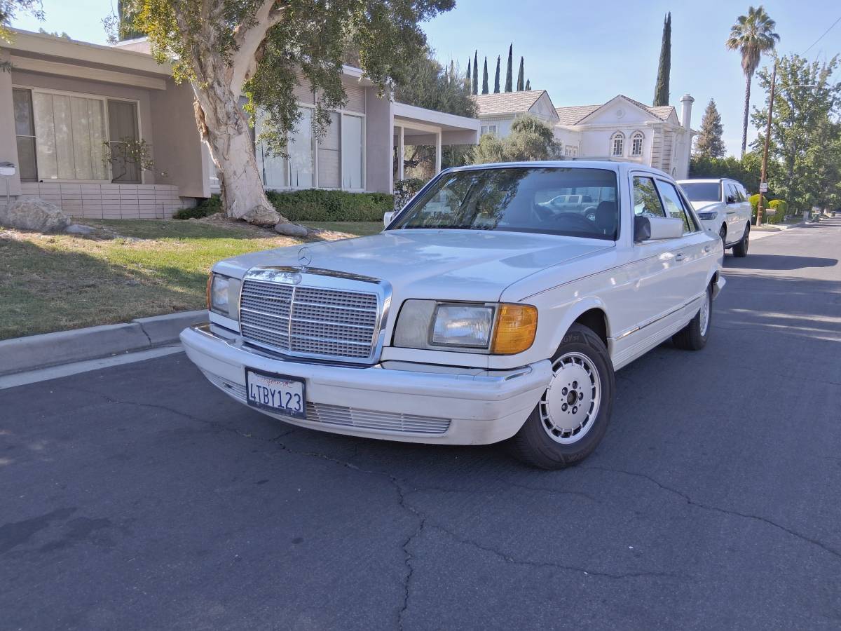 Mercedes-benz-380-se-1985-white-5