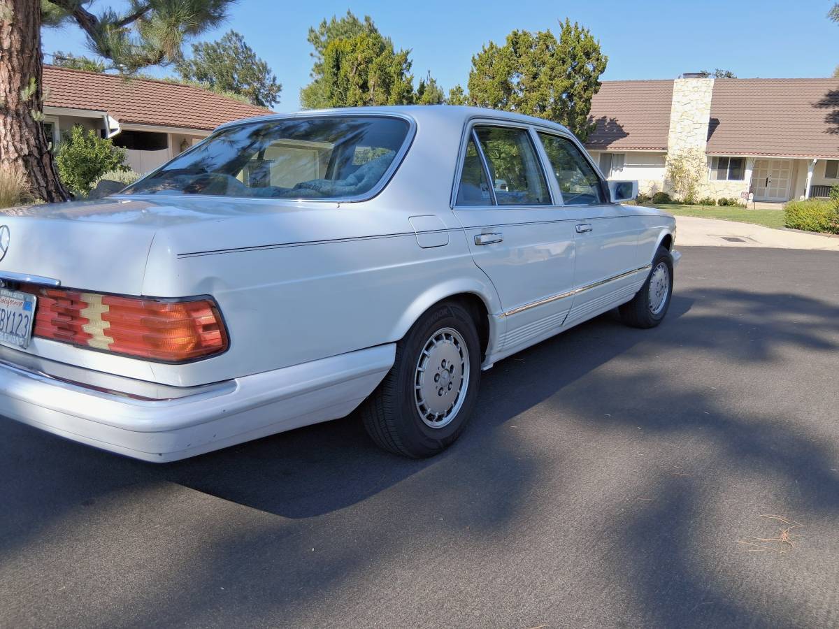 Mercedes-benz-380-se-1985-white-6