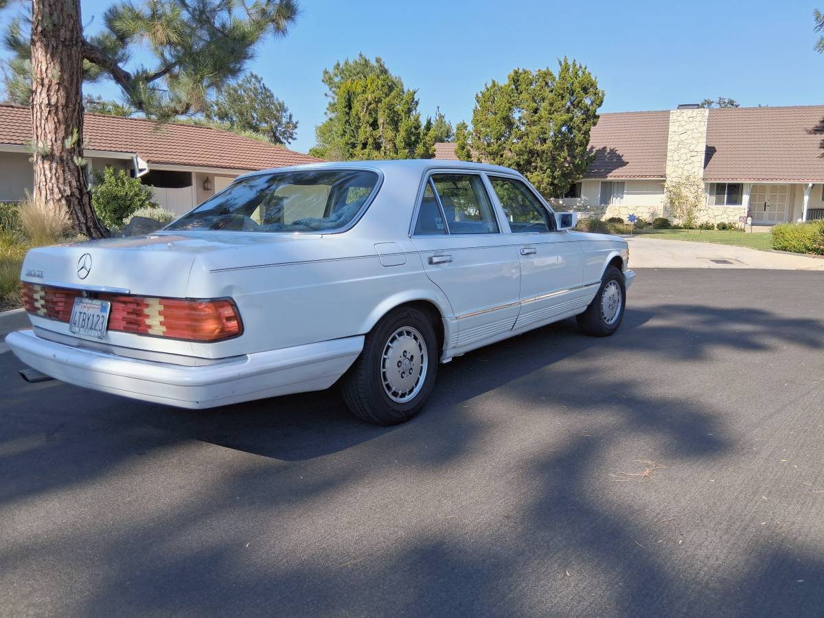 Mercedes-benz-380-se-1985-white-8