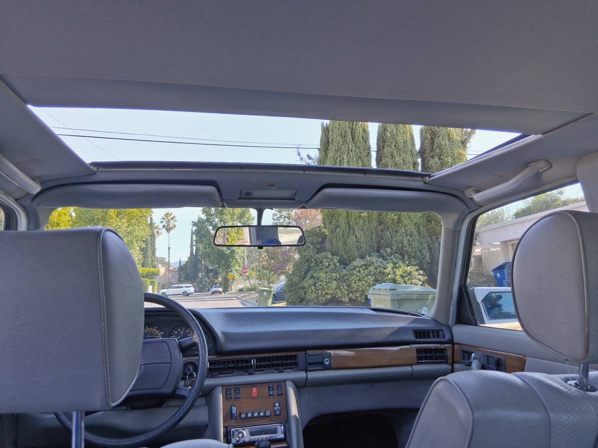 Mercedes-benz-380-se-1985-white