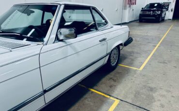 Mercedes-benz-380-series-1981-white-13