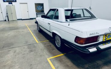 Mercedes-benz-380-series-1981-white-14