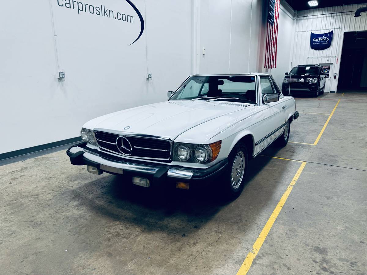 Mercedes-benz-380-series-1981-white-16