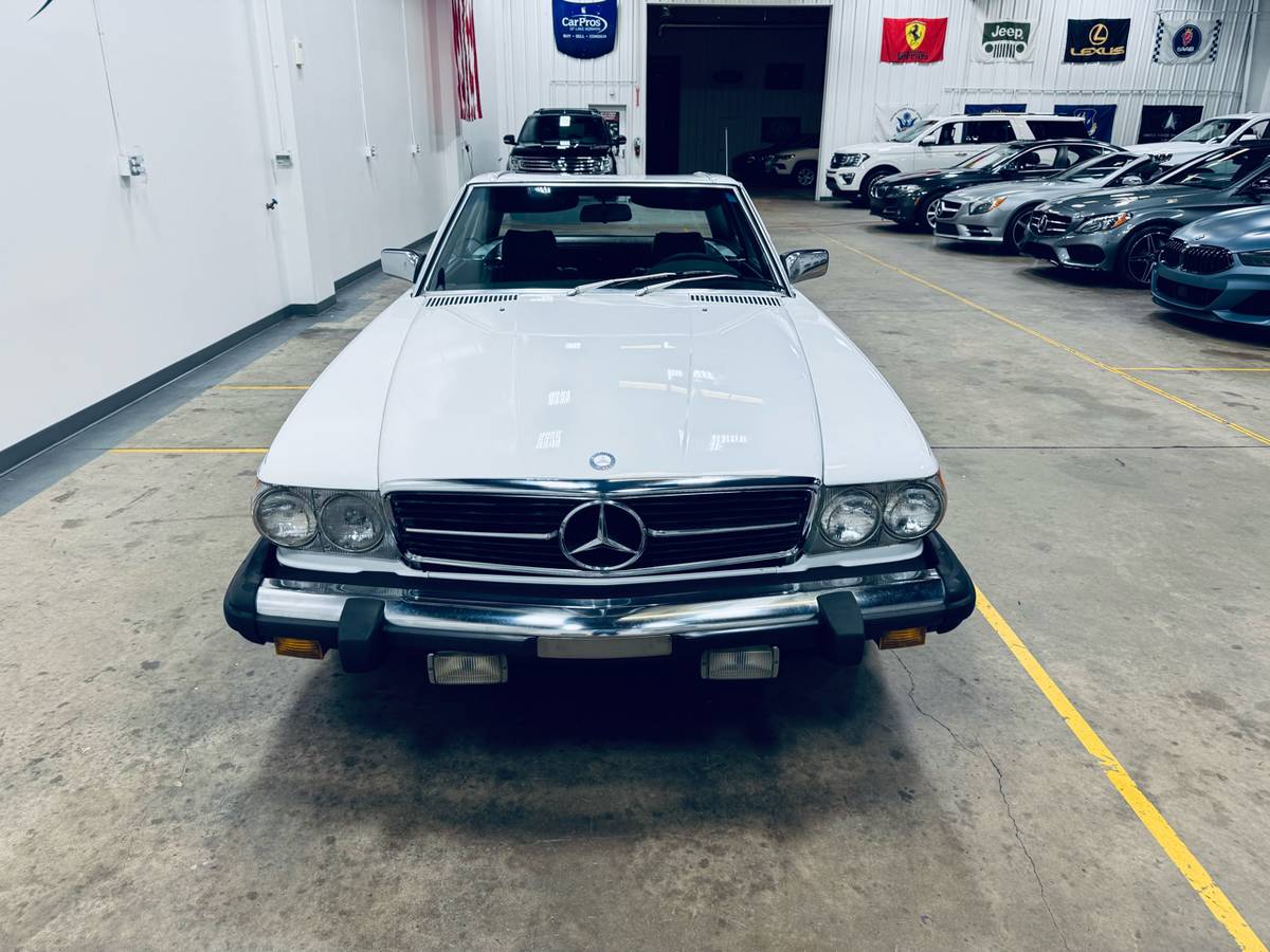Mercedes-benz-380-series-1981-white-2