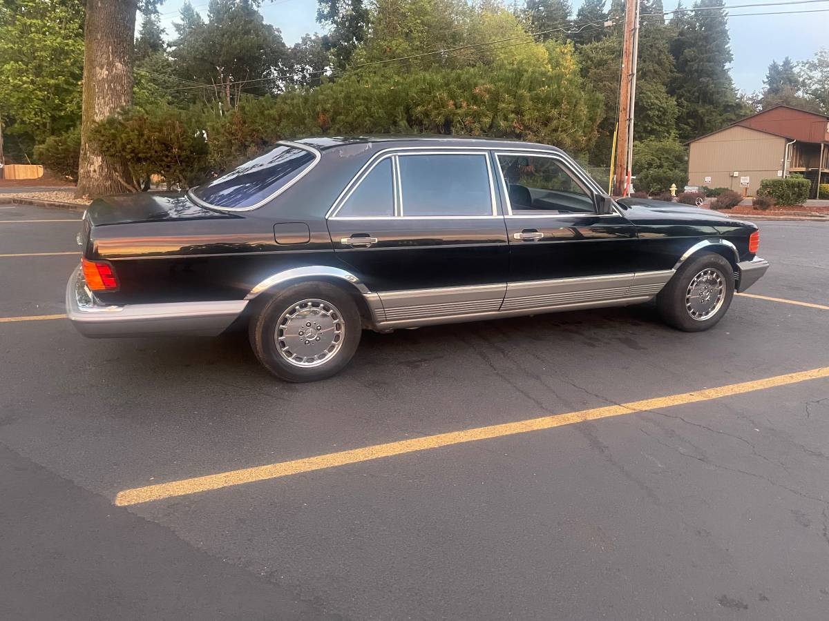 Mercedes-benz-380sel-1982-black-2